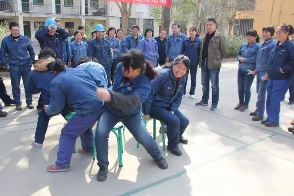 龍鋼集團(tuán)各基層女工委開(kāi)展系列活動(dòng)慶祝三八婦女節(jié)