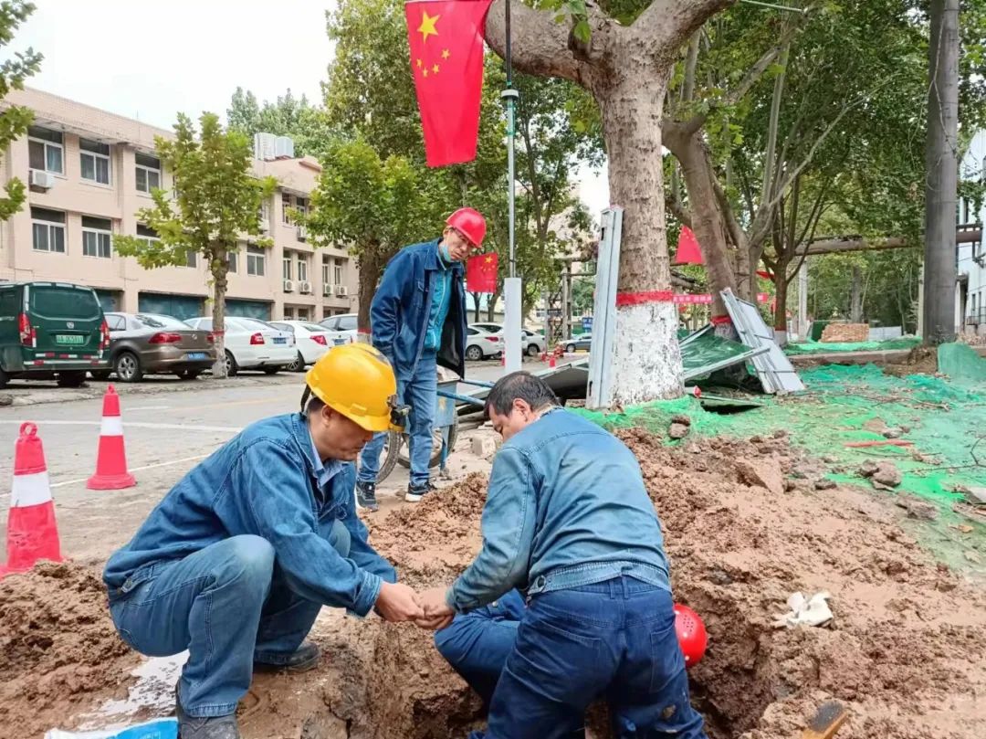 國慶里的一抹中國紅